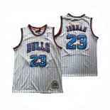 Maglia Chicago Bulls Michael Jordan No 23 Mitchell & Ness 1997-98 Bianco3
