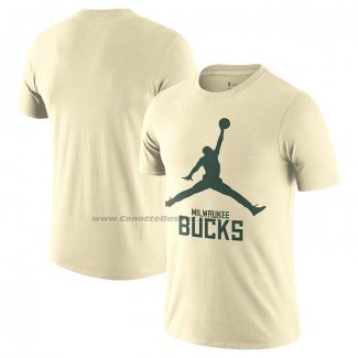 Maglia Manica Corta Milwaukee Bucks Essential Jumpman Crema